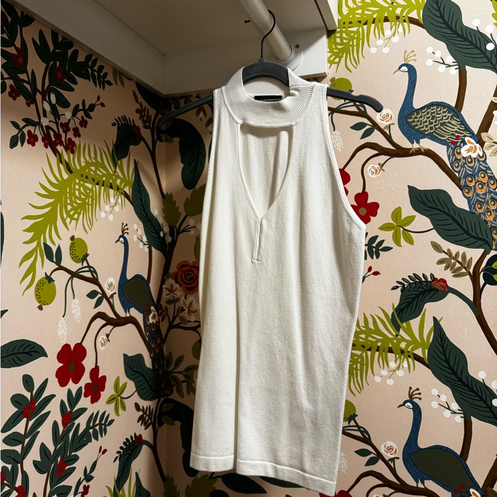 Le Chateau Ivory Sleeveless Tank Top
